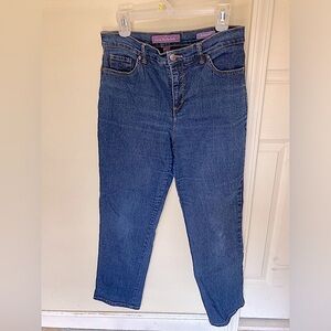Gloria Vanderbilt size 12 jeans short. Great condition.